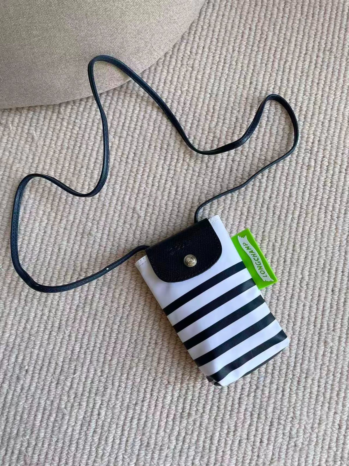 Longchamp New Large-Capacity White Striped Phone Pouch