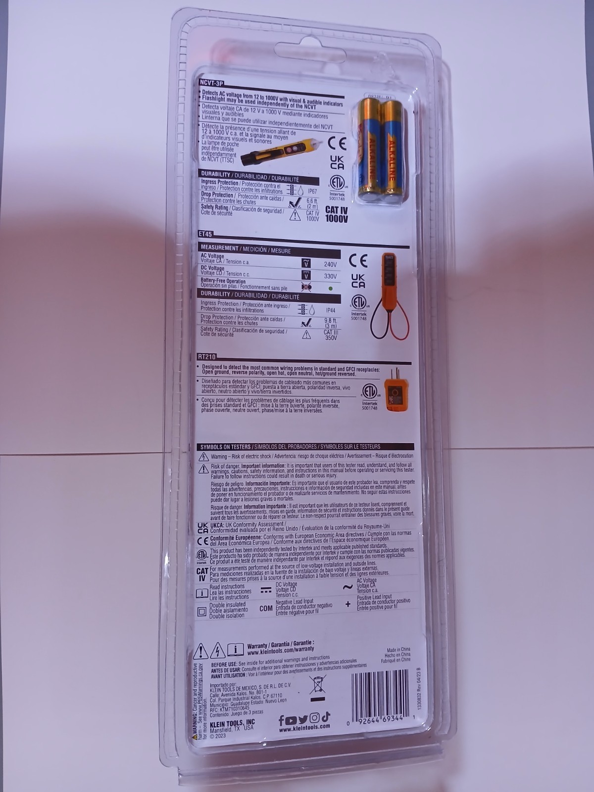 Klein Tools ET45KIT3 Electrical Test Kit Portable Auto-Ranging Flashlight