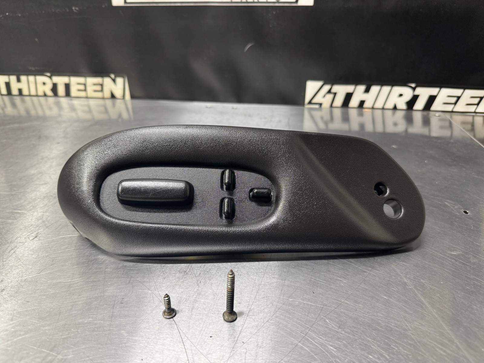 97-04 C5 CORVETTE LH DRIVER SEAT CONTROL & HOUSING OEM 12135158 12455426 #K68