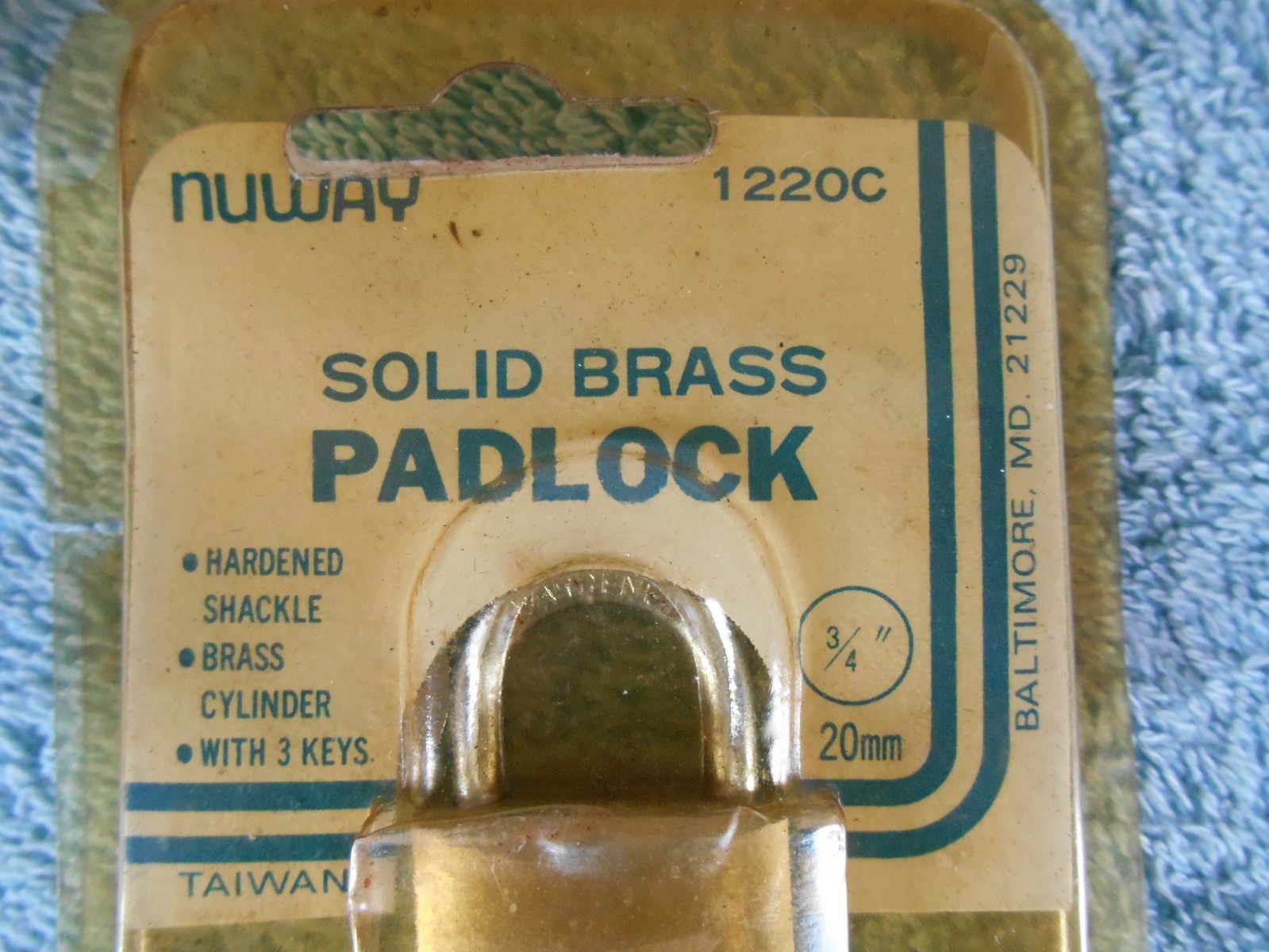 NEW! Vintage NUWAY SOLID BRASS MINI PADLOCK #1220C WITH 3 KEYS.