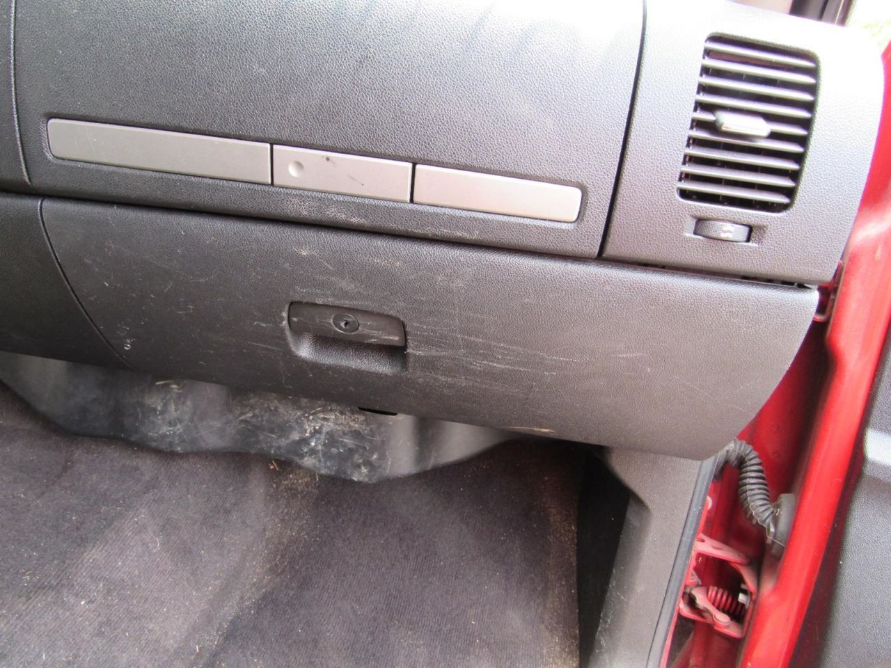 SILVRDO15 2012 Glove Box 1052686