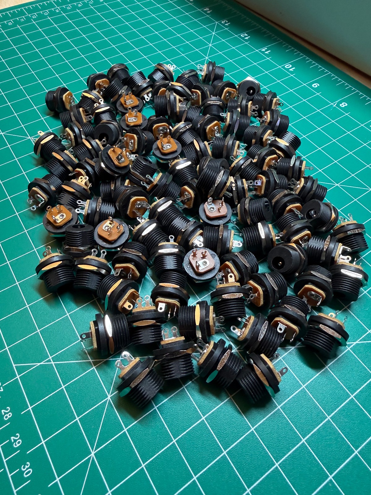 90 Pack of  5.5mm x 2.1mm Plastic 247 Type Philmore panel mount dc power jack