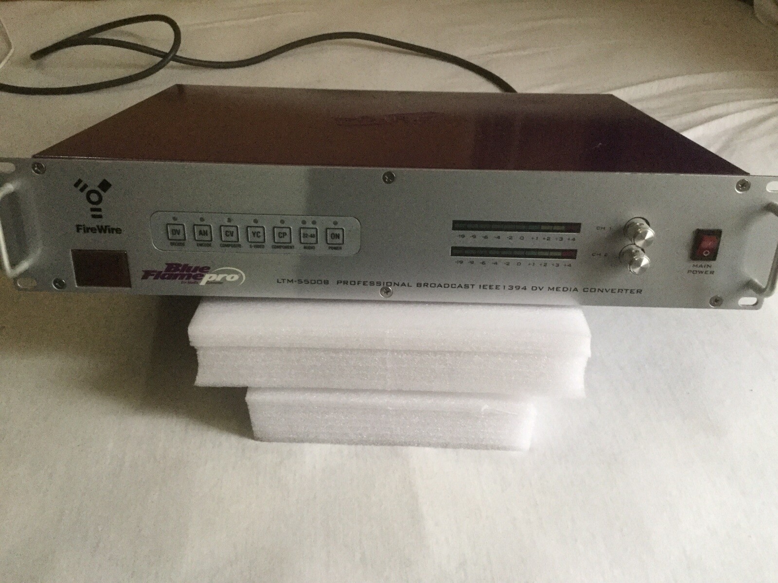 Laird Telemedia LTM-5500B Professional Broadcast IEEE1394 DV Media Converter