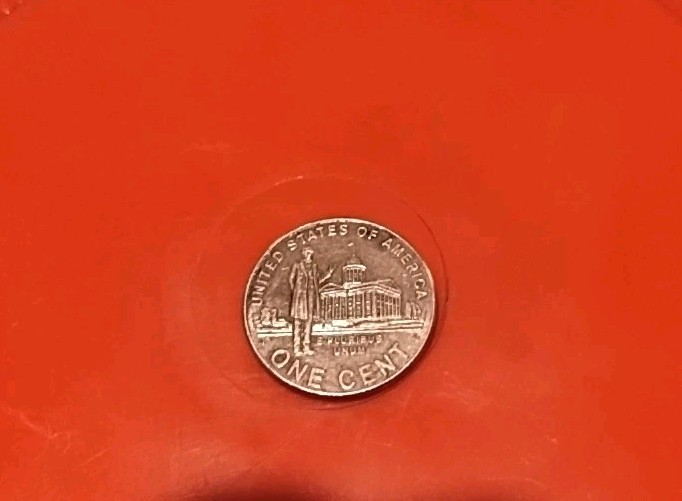 RARE 2009 No Mint mark errors Lincoln Memorial Penny VF