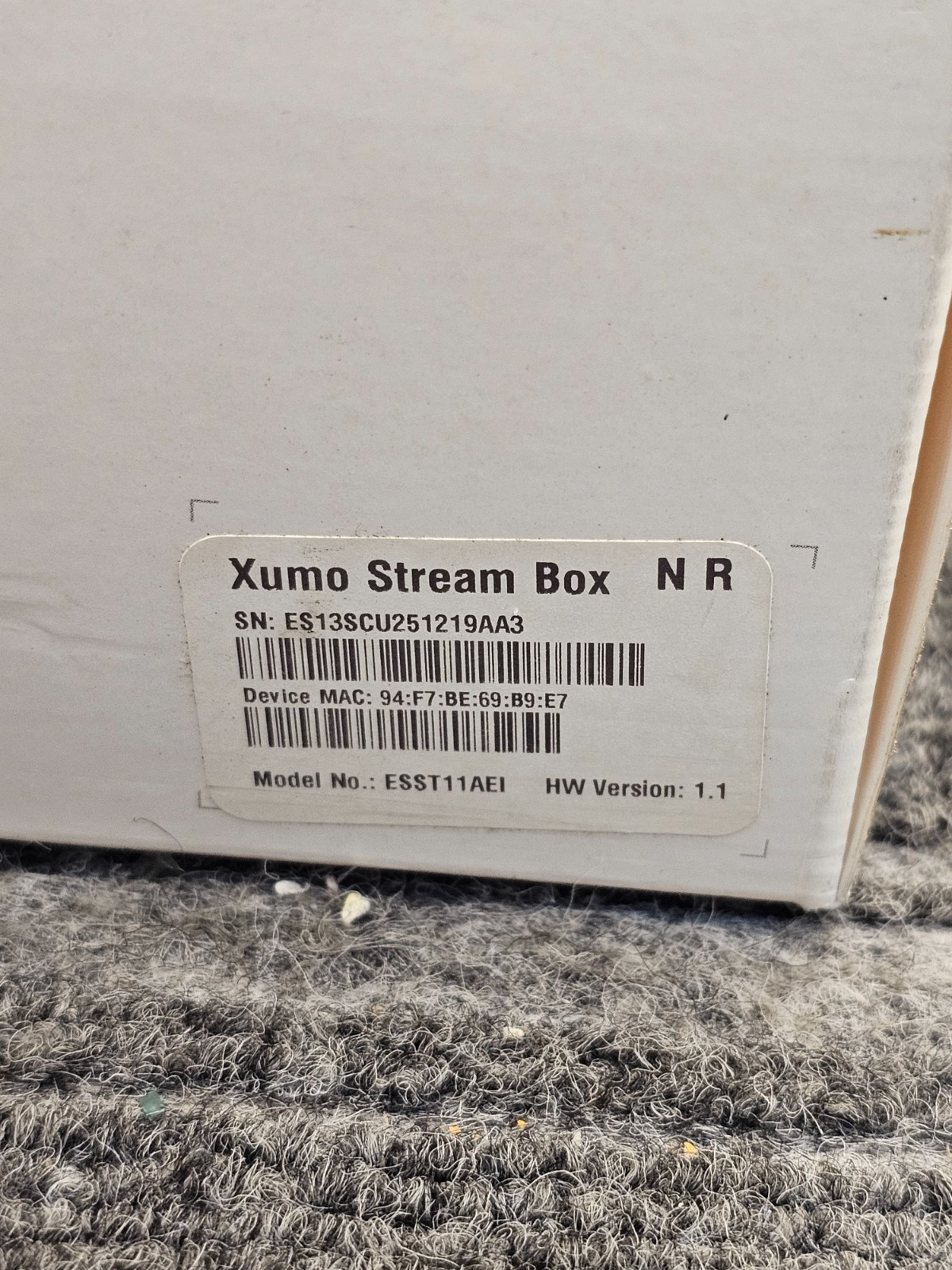 Xumo ESST11AEI Stream Box 4K UHD Streaming Device Dolby Vision & Audio
