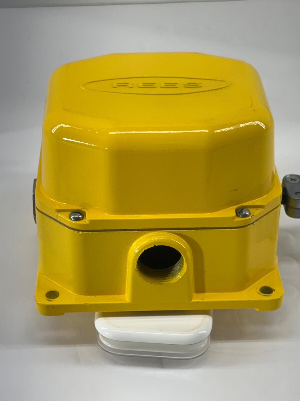 REES 04944-800 Cable Operate Switch 40 Pound