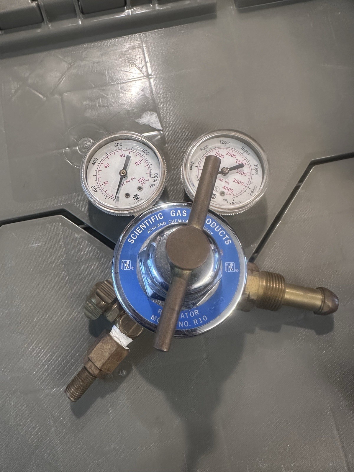 Scientific Gas Regulator Compressed Gas Dual Stage R10
