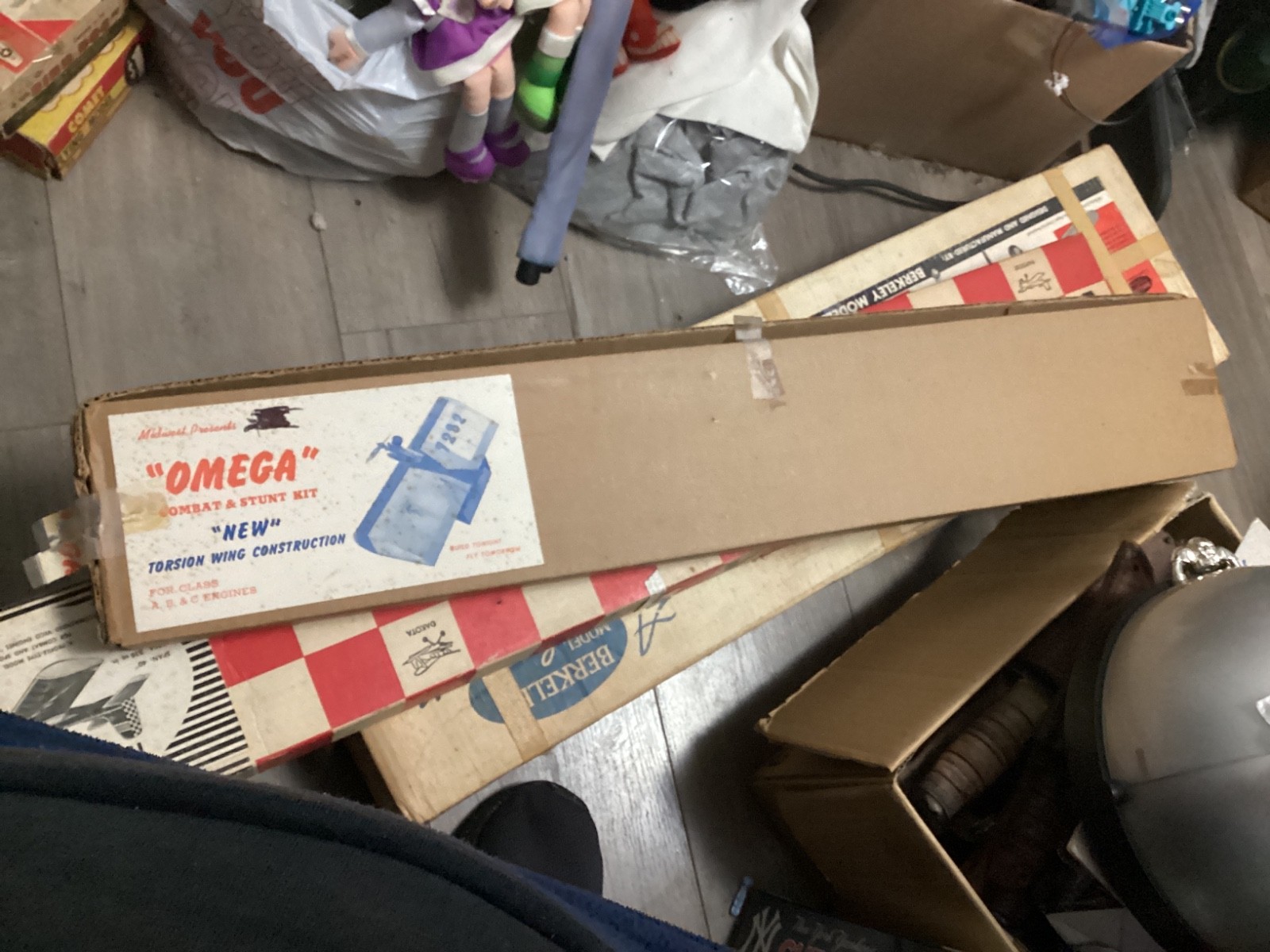 VINTAGE MIDWEST Omega combat and Stunt  BALSA PLANE KIT RARE NOS KIT