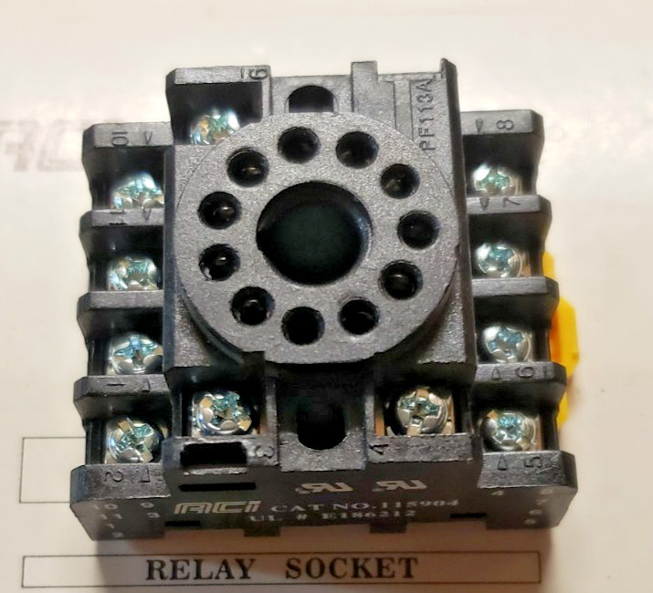 (LOT OF 9) ADVANCE CONTROLS PF113A RELAY SOCKET NO. 115904