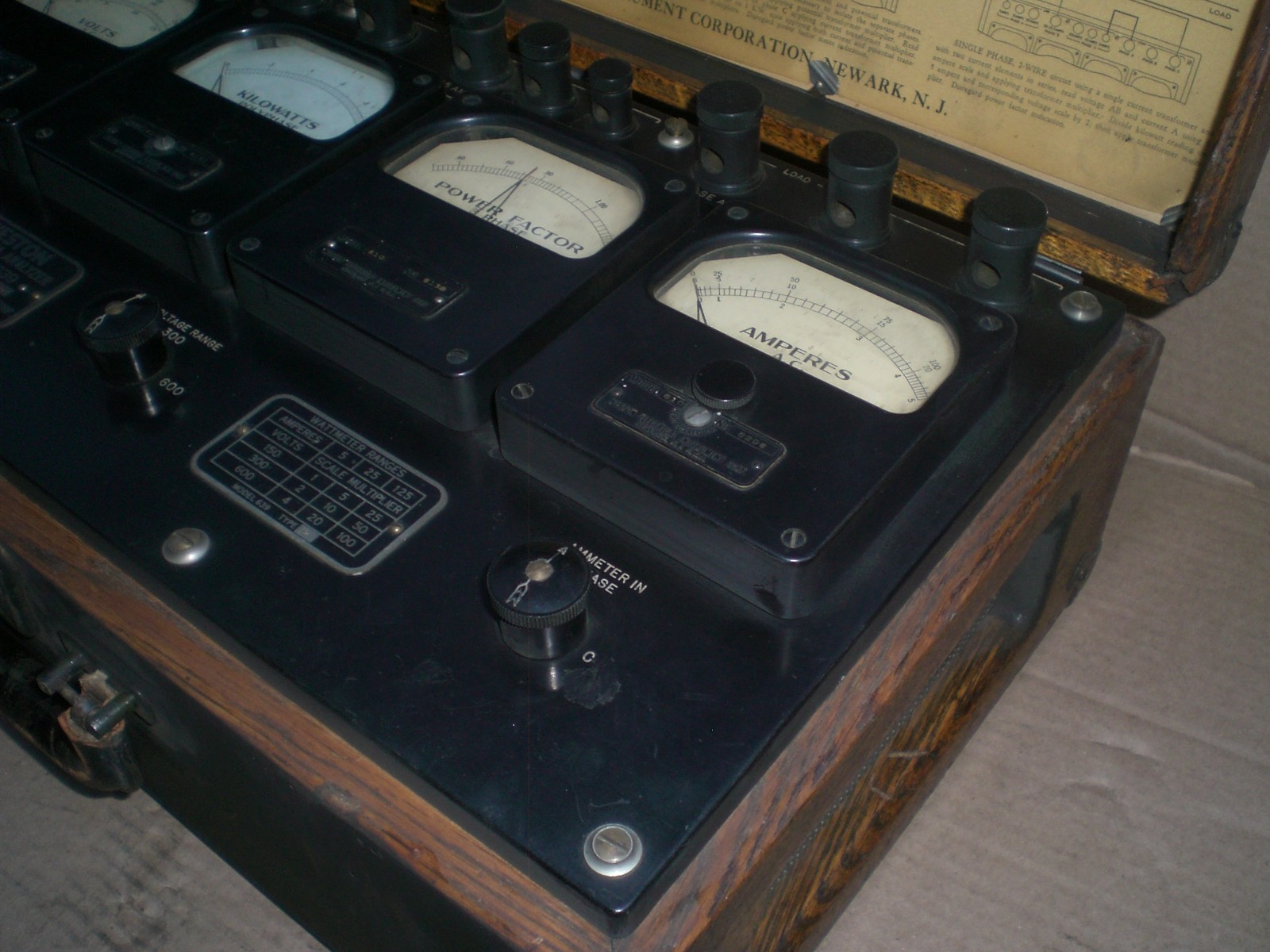 Antique Vintage Weston Industrial Analyzer Model 639