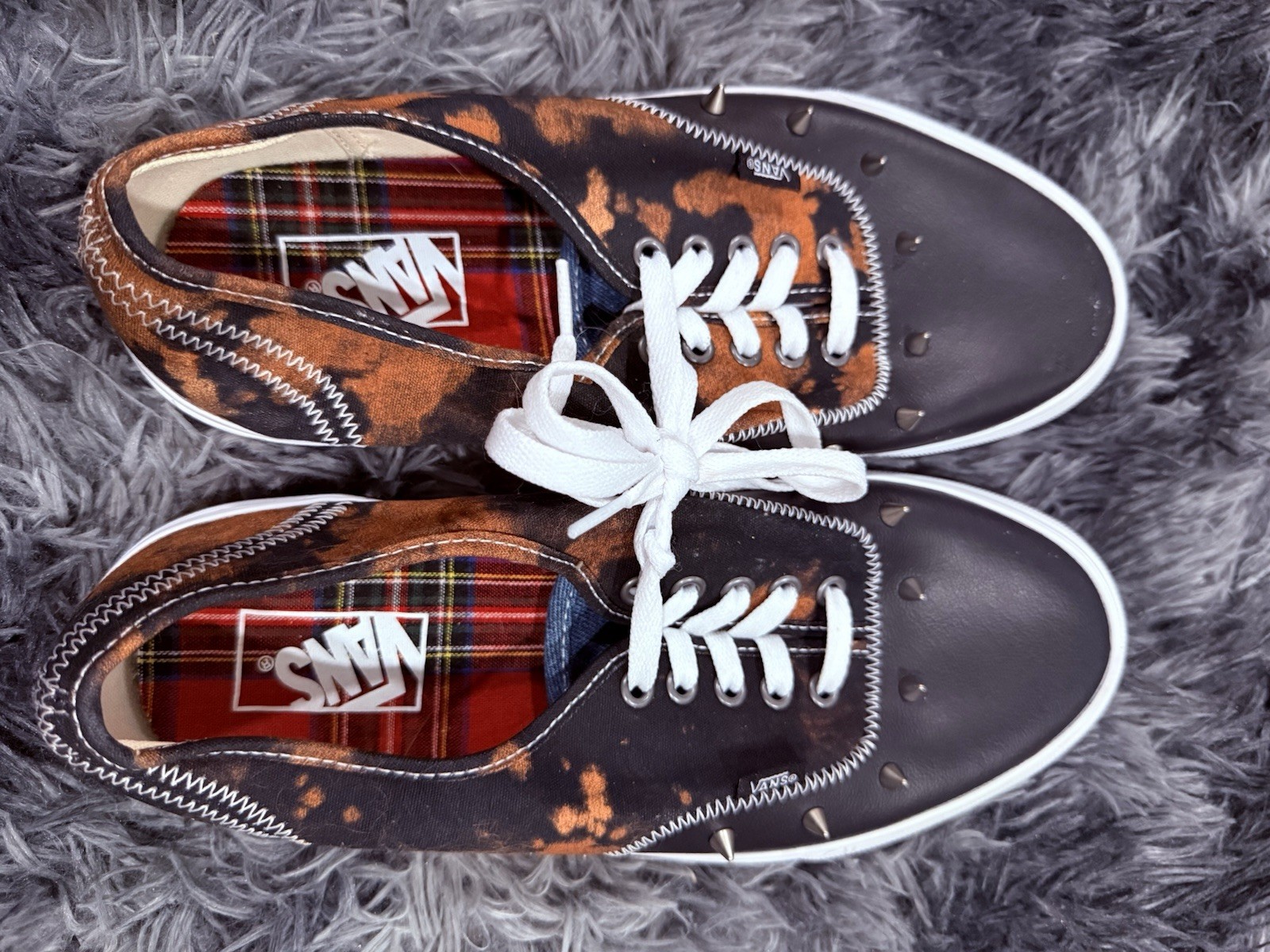 Vans Off The Wall Low-Top Lace-Up Skate Shoes Black Plaid Lining Waffle Sole