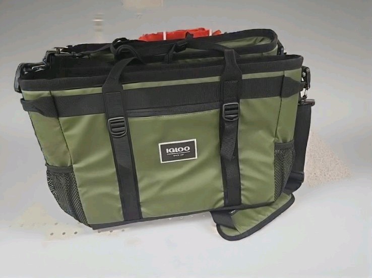 IGLOO 30 Can Capacity Pursuit Tote Cooler Bag With Padded Strap