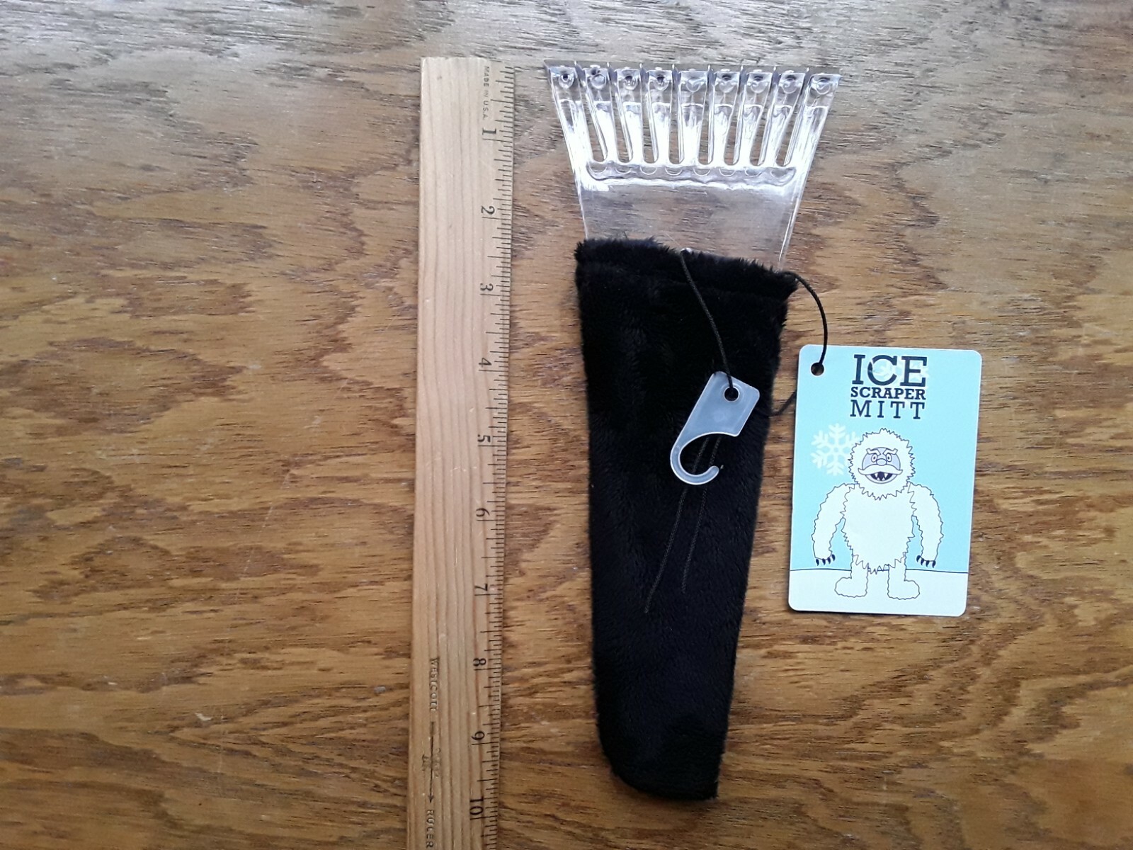 ICE SCRAPER MITT