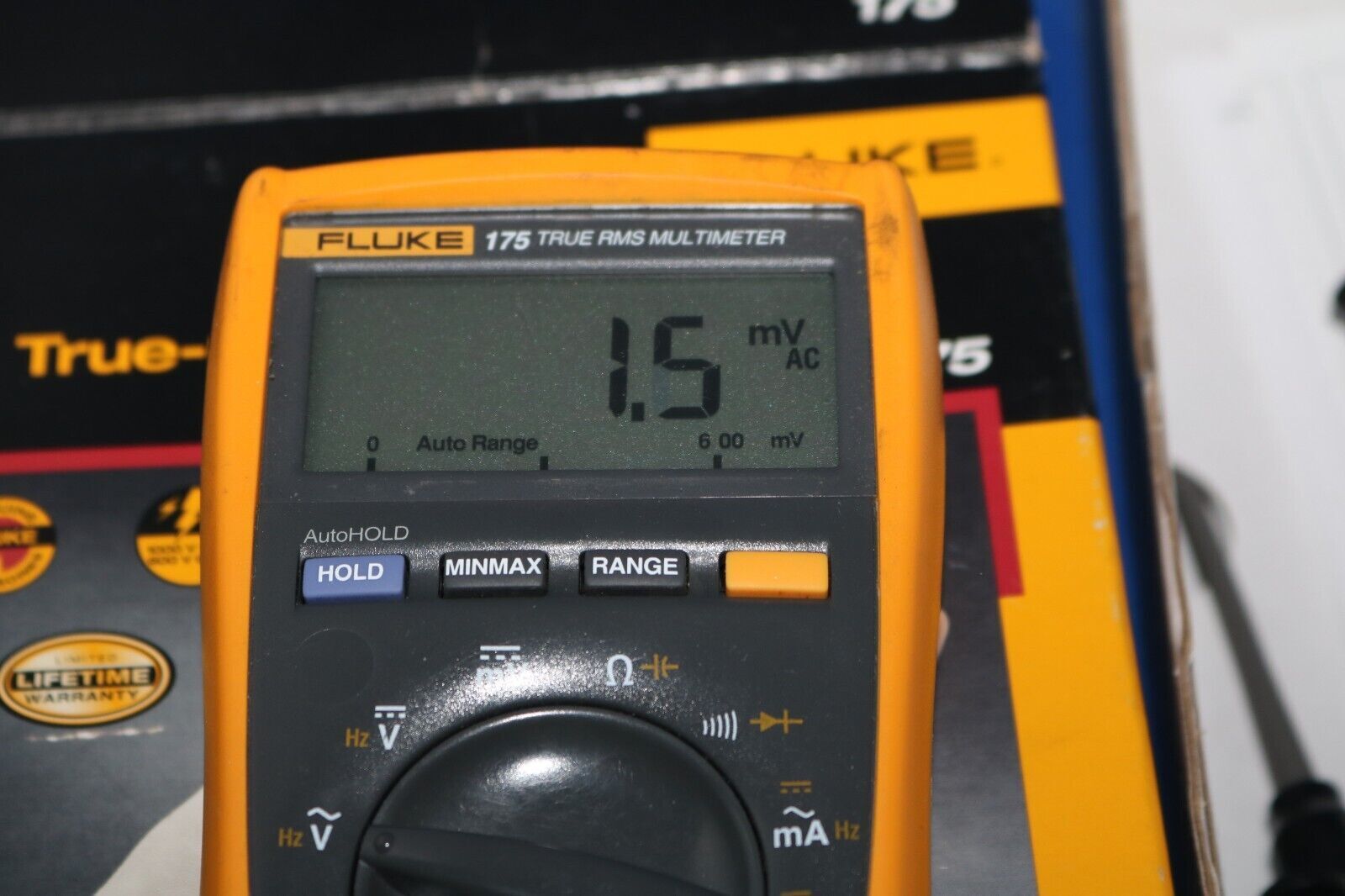 Fluke True RMS Multimeter FLUKE-175 Multimeter true rms digital
