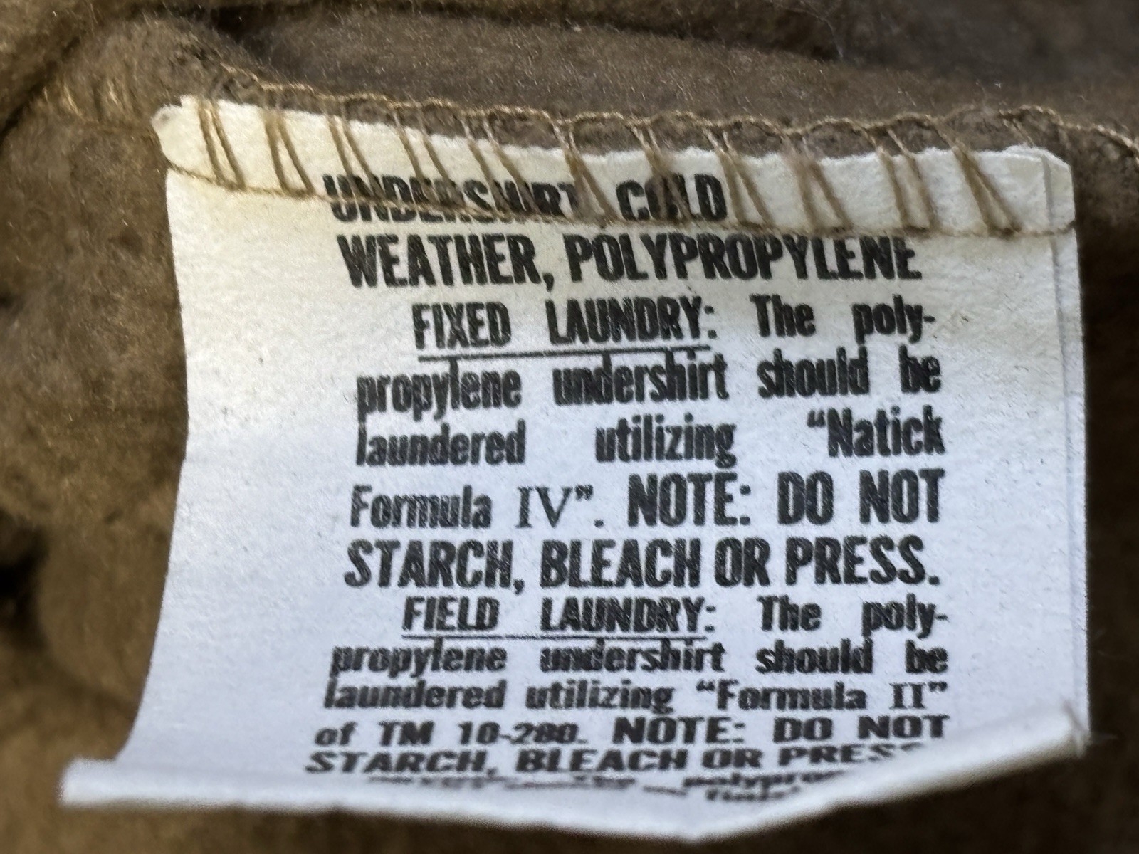 US Military Cold Weather Polypro 1/4 Zip Undershirt Brown Pullover Size Large