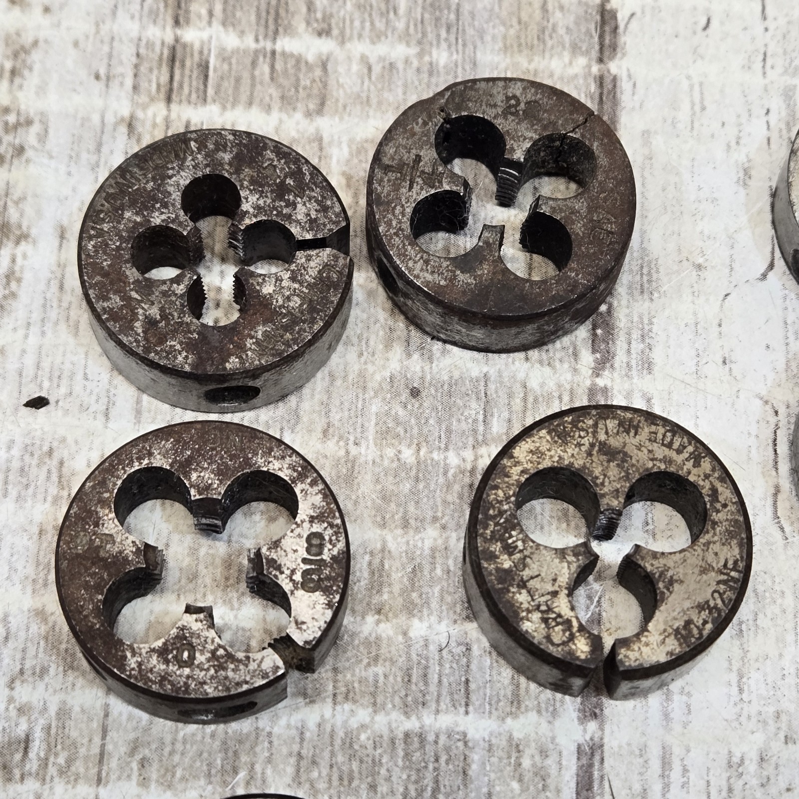 Lot 15 Round Split Adjustable Dies And 12 High Speed Tap Bits Various Brands