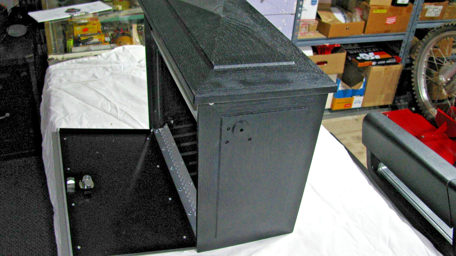 Gibraltar Mailsafe Lockable Security Wall Mount Mailbox MSK00BAM Gibraltar