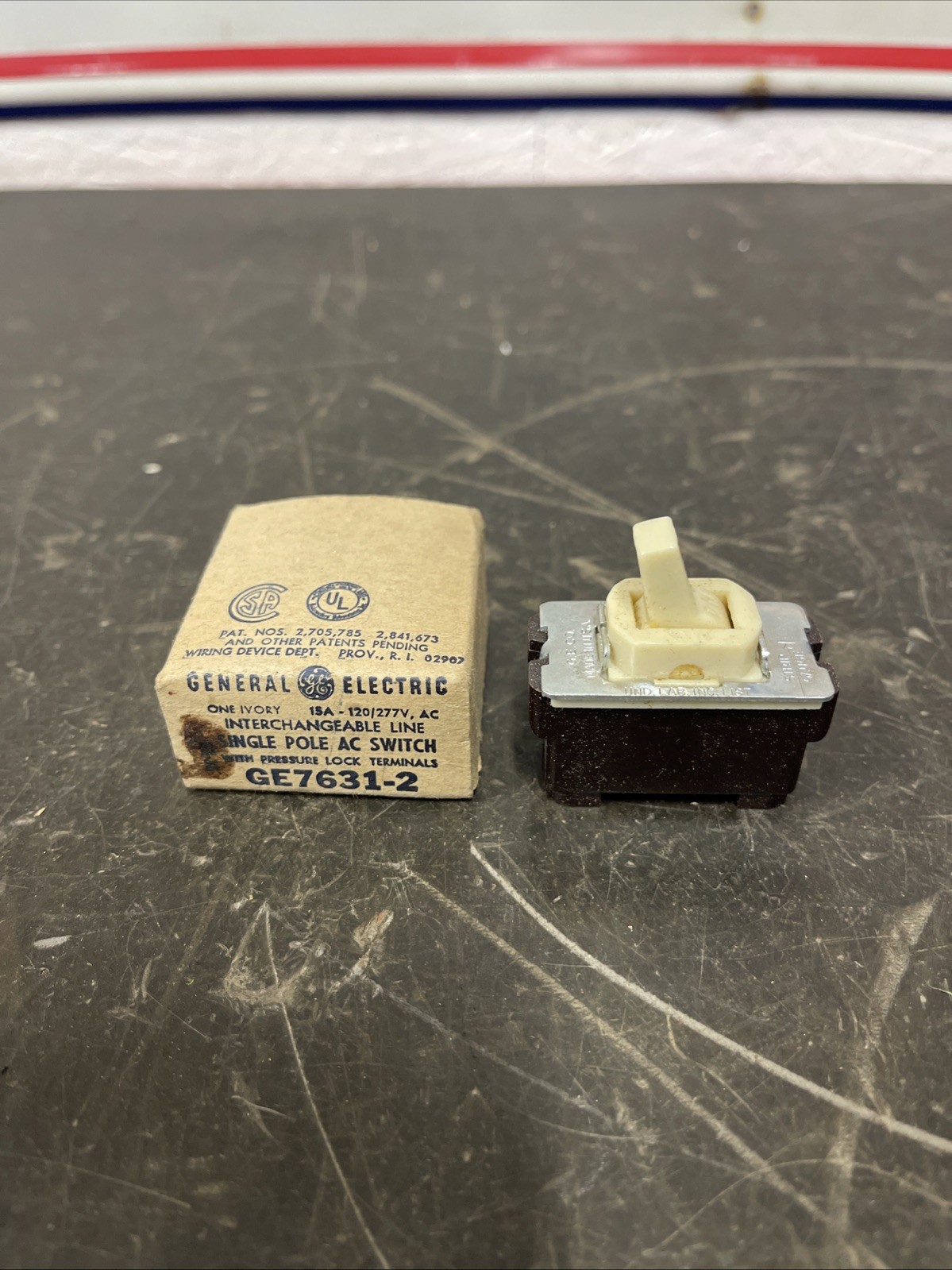 GE General Electric GE7631-2 Single Pole AC Switch Ivory 15A 120/277V AC New NIB