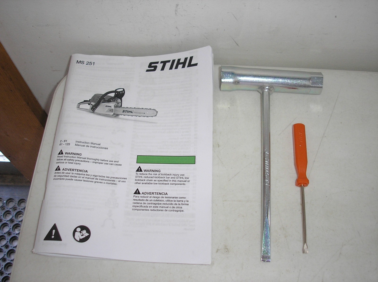 NEW GENUINE OEM STIHL MS251  CHAINSAW /  INSTRUCTION MANUAL & TOOLS