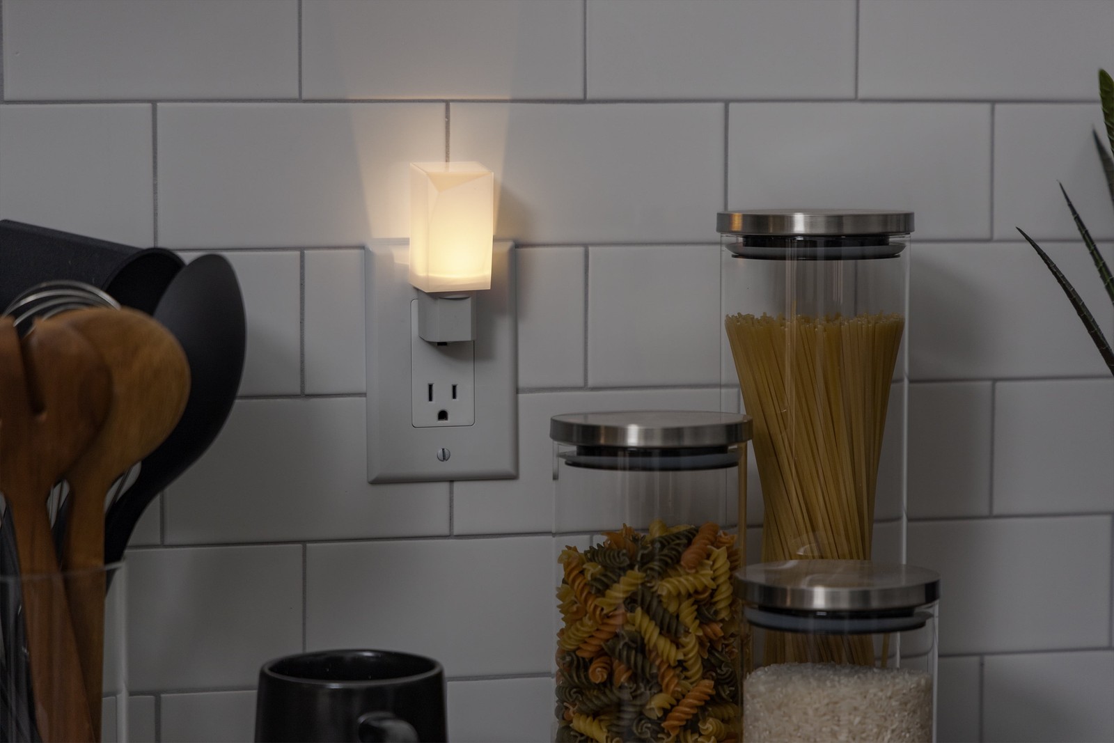 (3 pack) Great Value LED Night Light, Light Sensing, Soft White, 6 in, 2.83 in