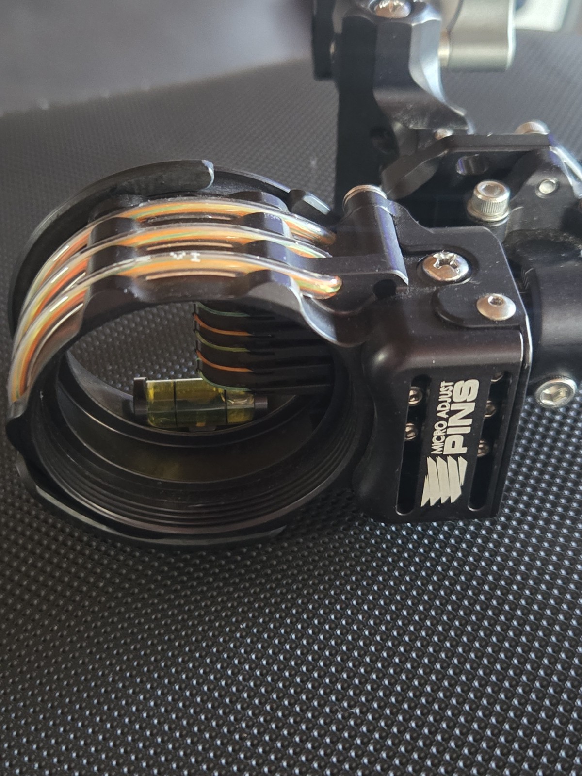 Left hand Mathews Bridge-Lock Fixed 5-Pin Sight