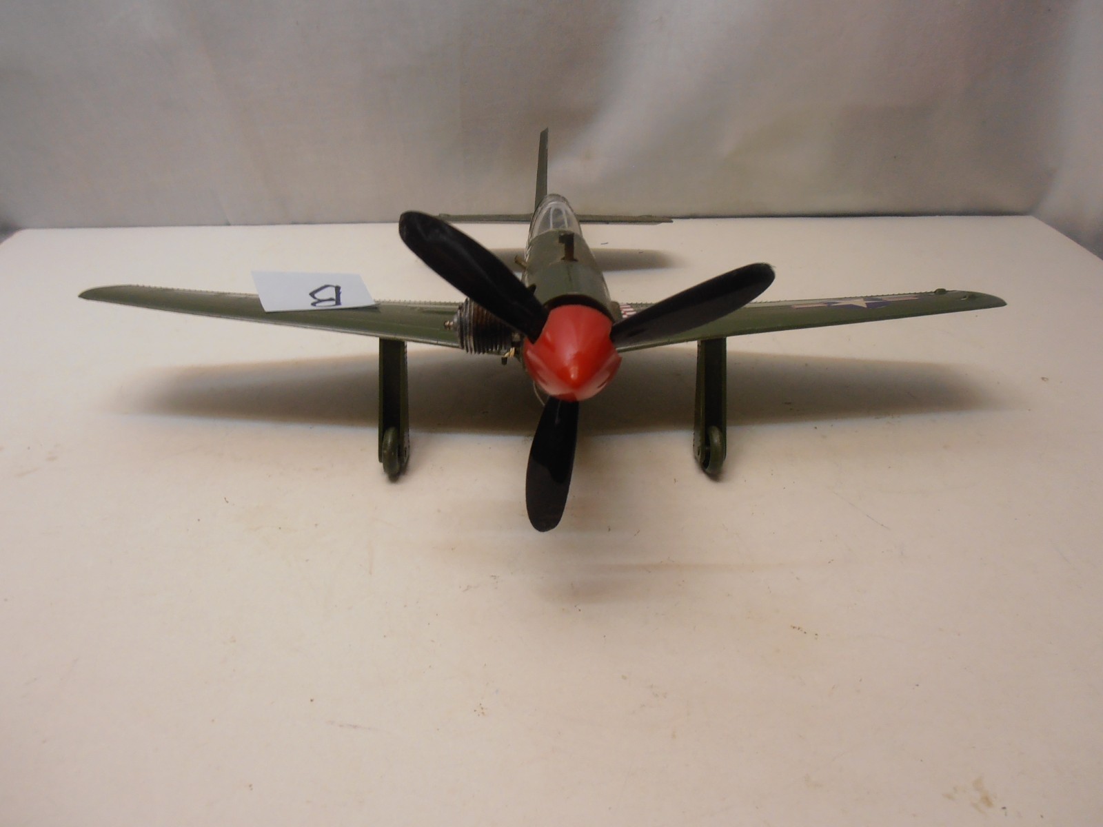 Cox 049 P-51 Avion