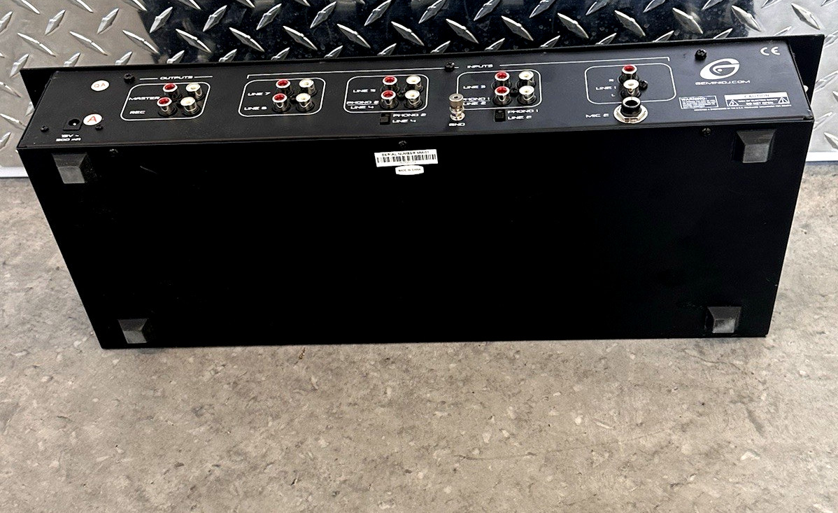 Gemini MM-01 DJ mixer