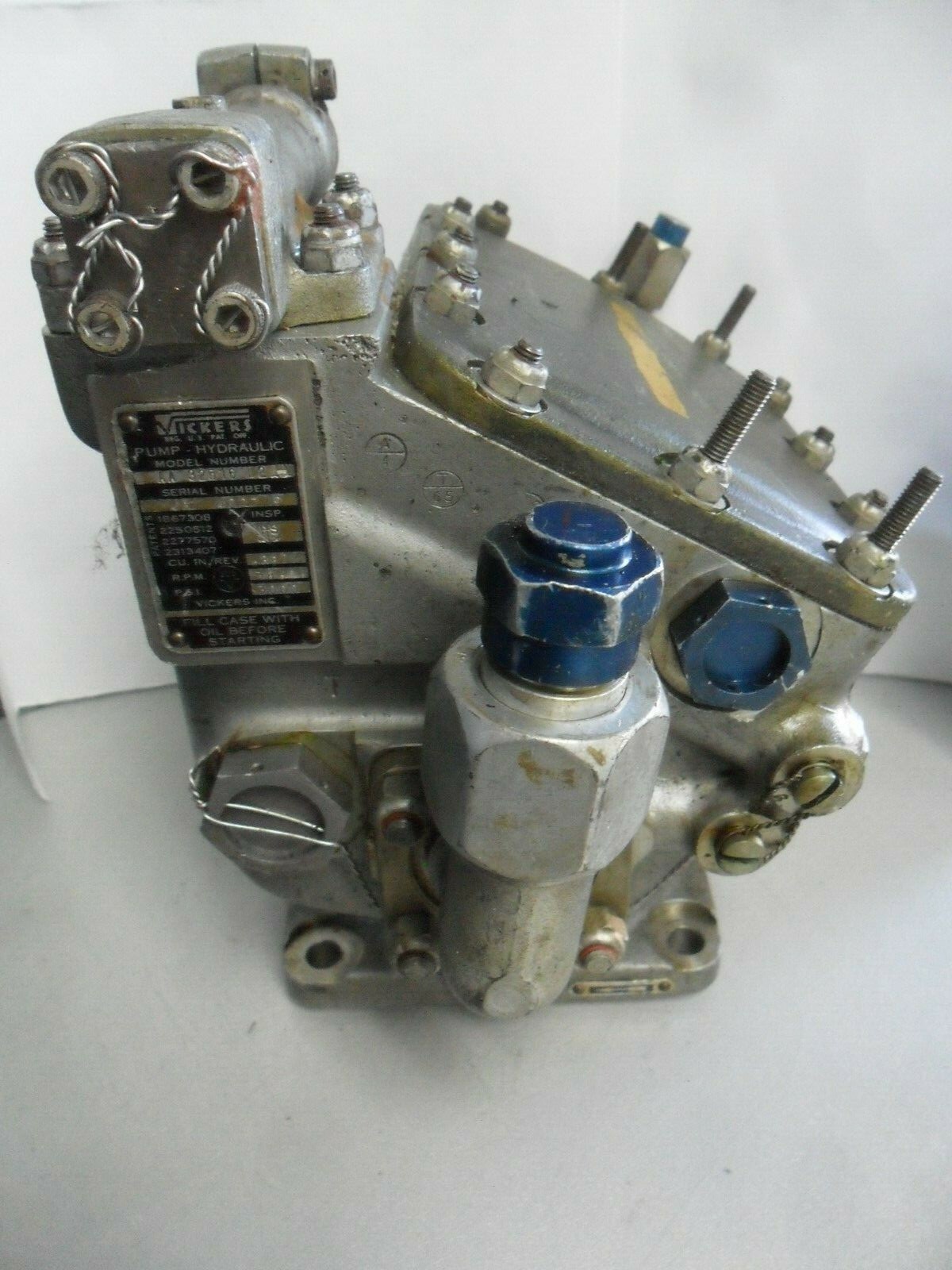 Nice Vickers Hydraulic Pump AA-32516-L2 3860 RPM 3000 PSI