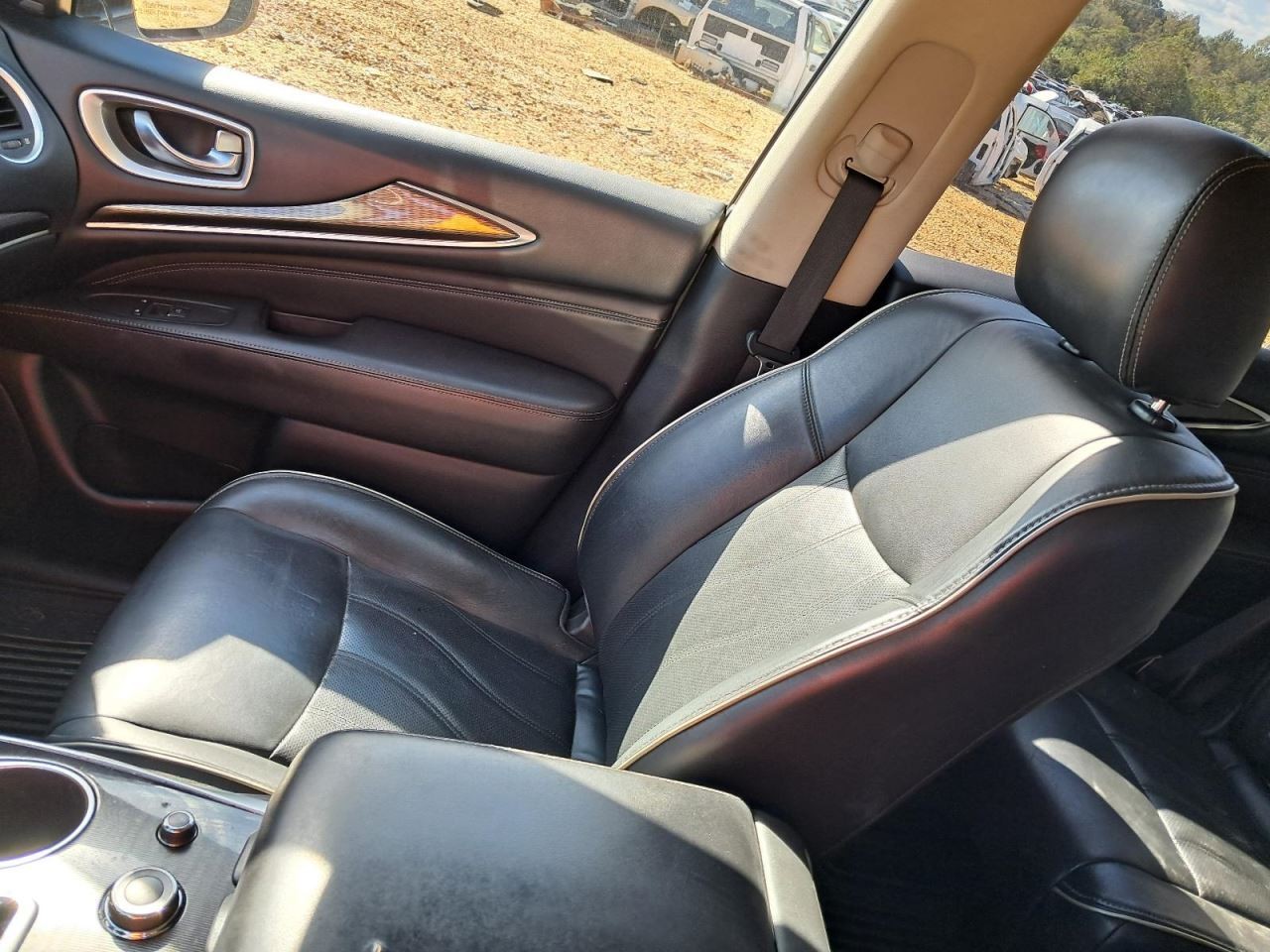 QX60 2018 Glove Box 4825680
