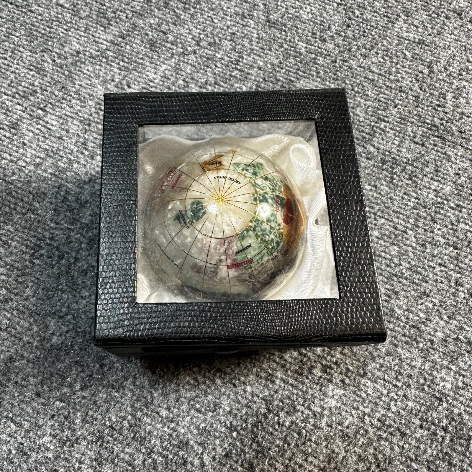 NEW Globe Gemstone World Map Ocean Desktop Boxed