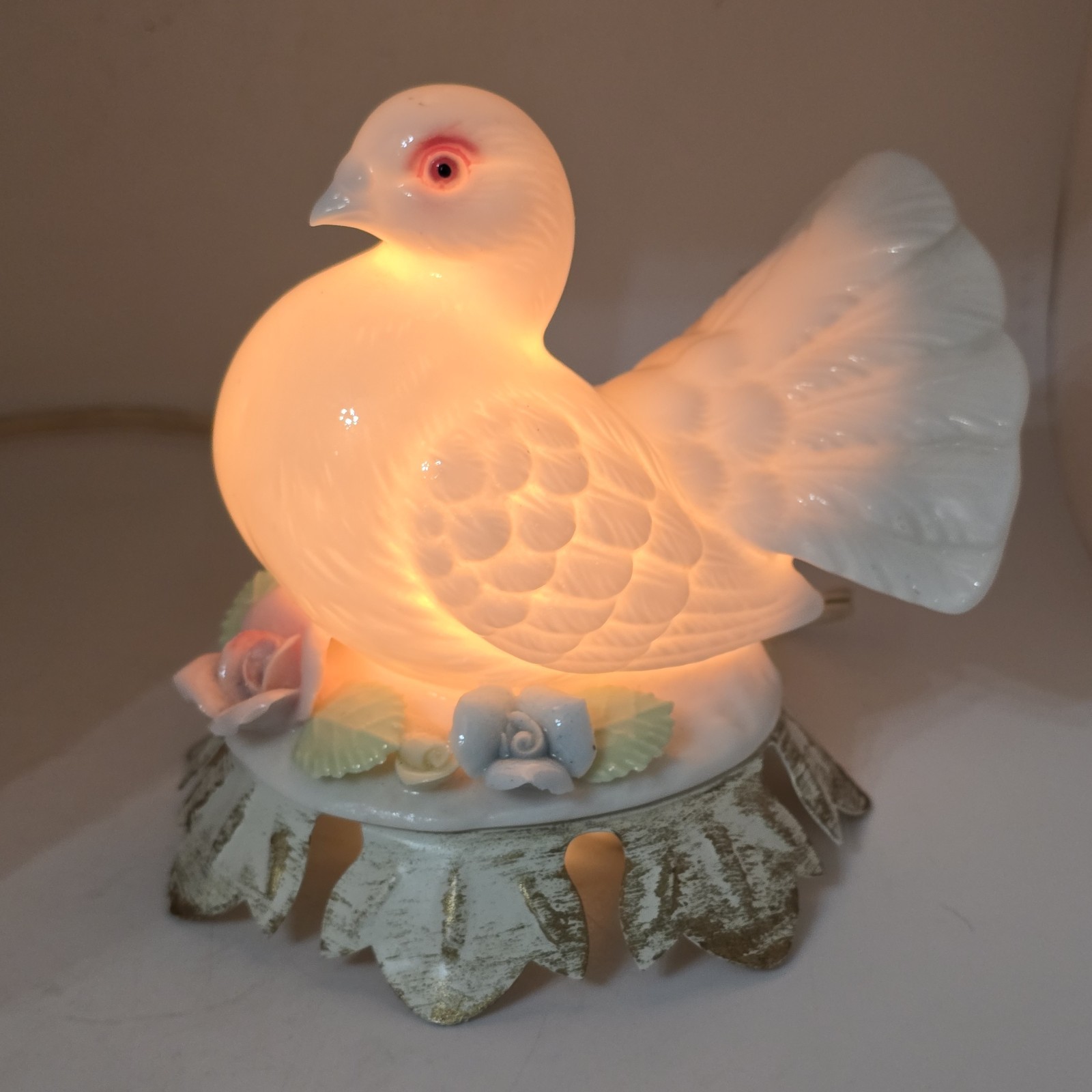 Vintage Porcelain Dove Flowers Tabletop Nightlight Aladdin Lamp Bird