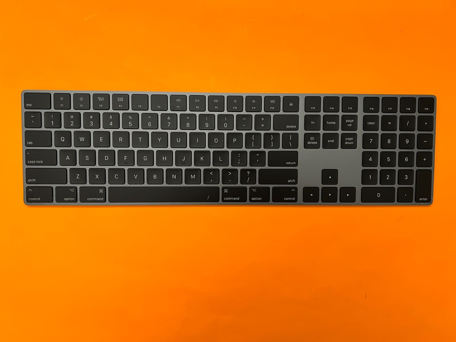 Apple Magic Keyboard with Mumeric Keypad MQ052LL/A Space Gray