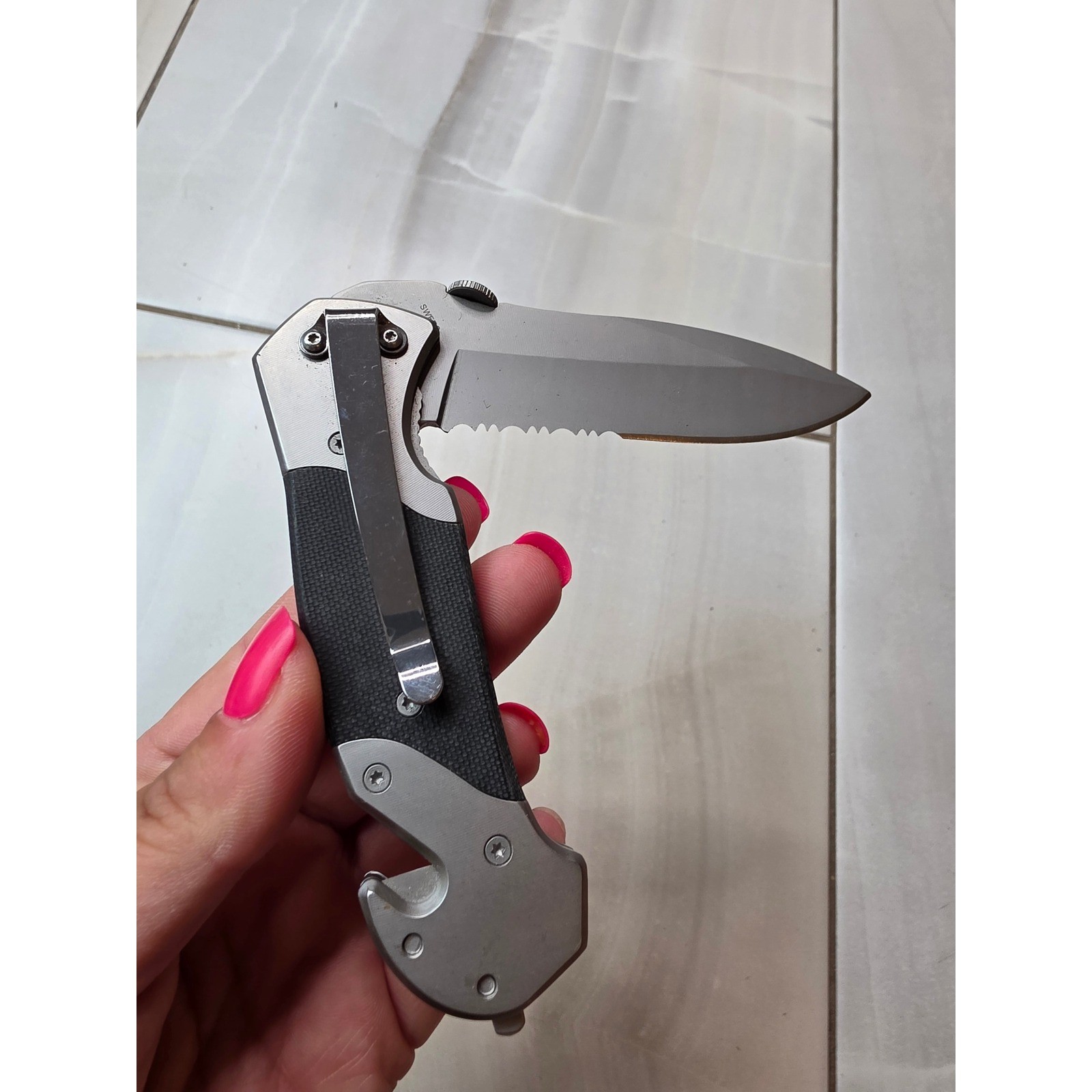 Smith & Wesson 1st Response SWFRS Folding Knife Serrated Blade Rescue Tool F1