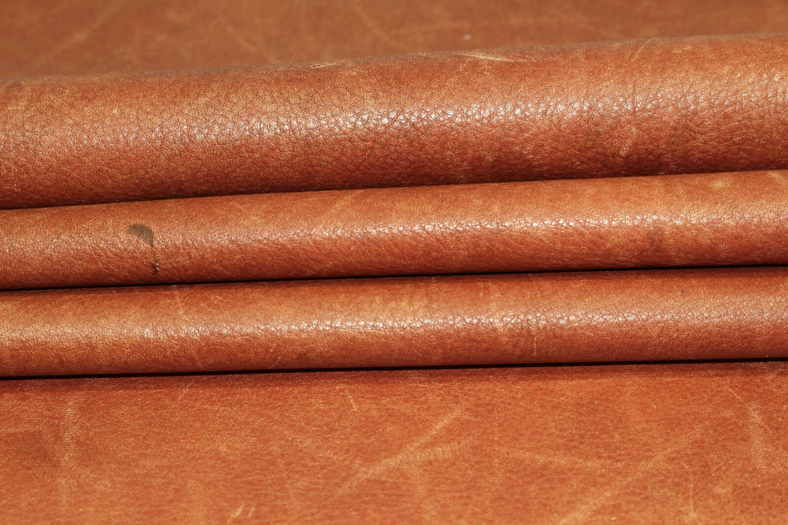Sunset Red Very Natural with natural markings Light Finish 1.0 mm ZE17 15"X15"