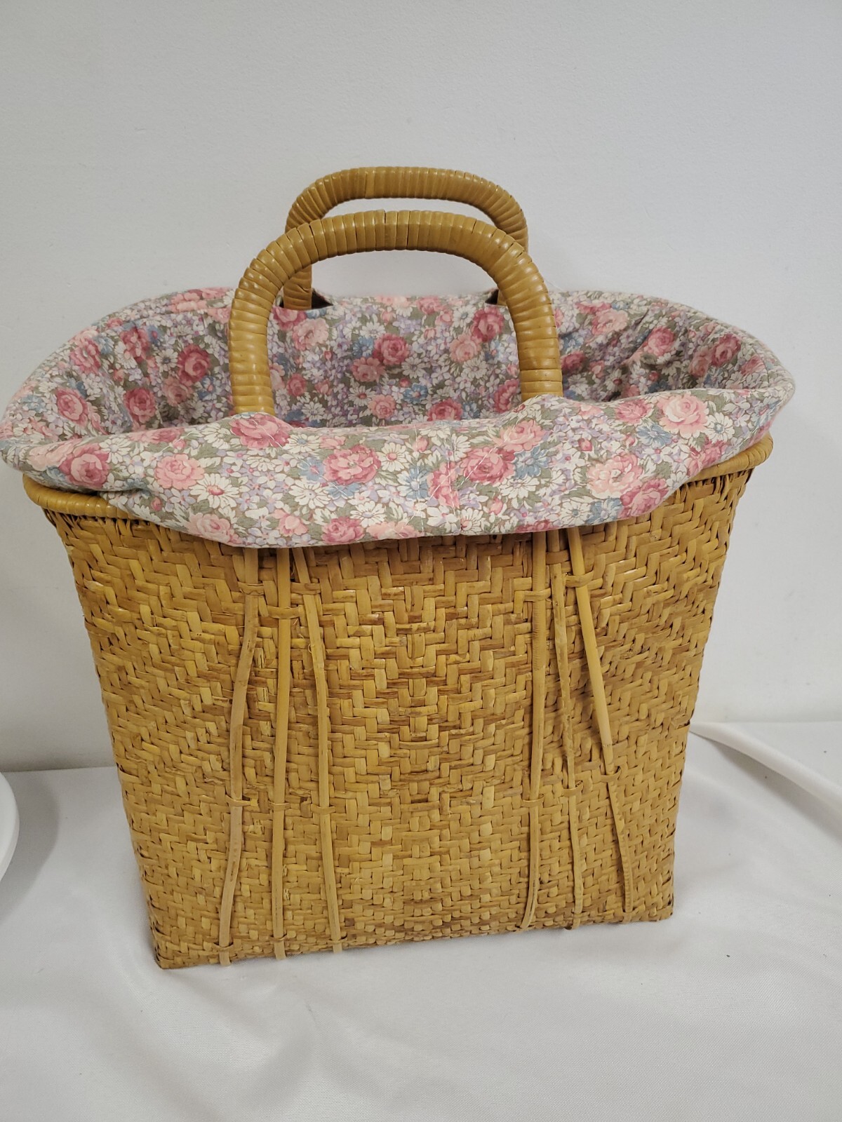 Wicker Picnic Basket Tote W Quilted Fabric Joan Kessler Concord 16" x 12" x 7"