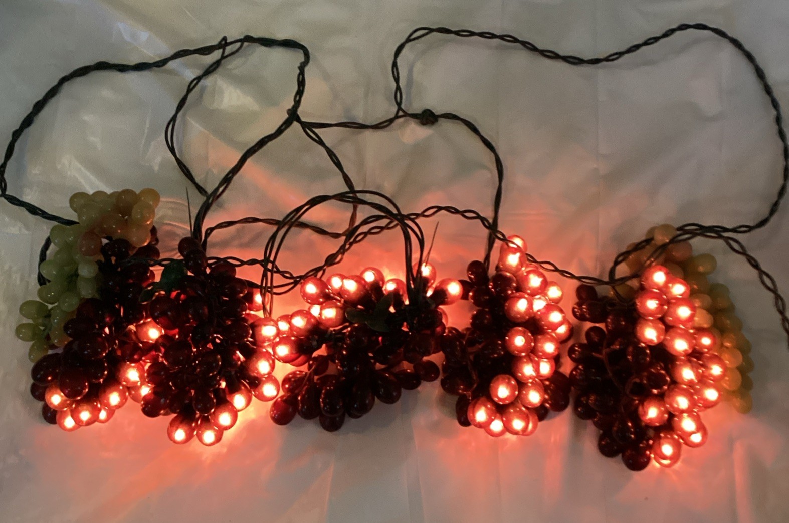GRAPE CLUSTER LIGHTS 5 Clusters On String Indoor/Outdoor String Lights