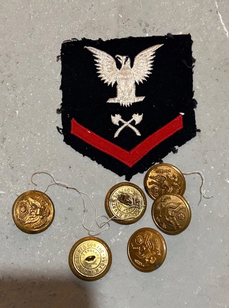 Vintage WW2 US Navy Rating Patch With 6 Buttons Carpenters Mate 3rd Class WW2