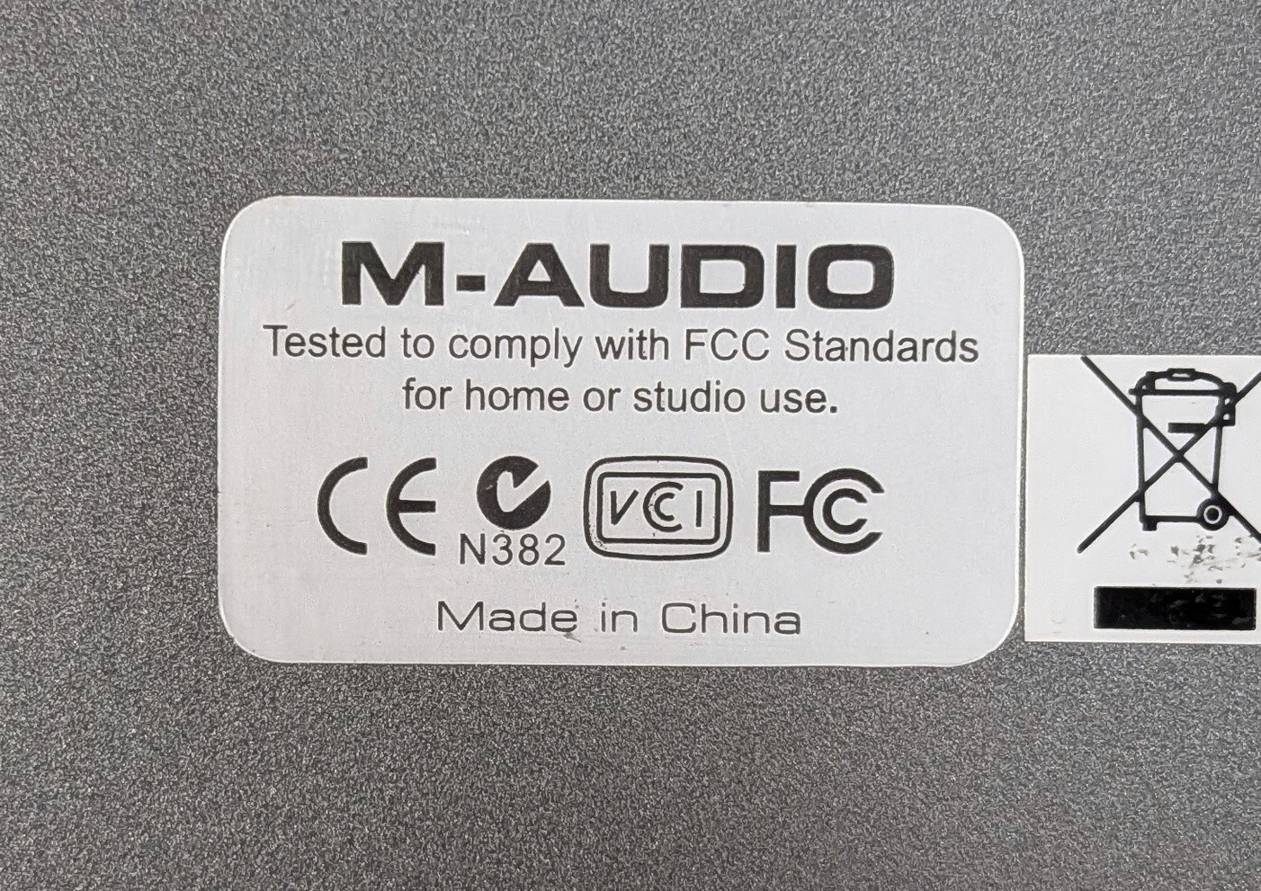M-Audio FireWire 410 - 4-In / 10-Out FireWire Mobile Recording Interface