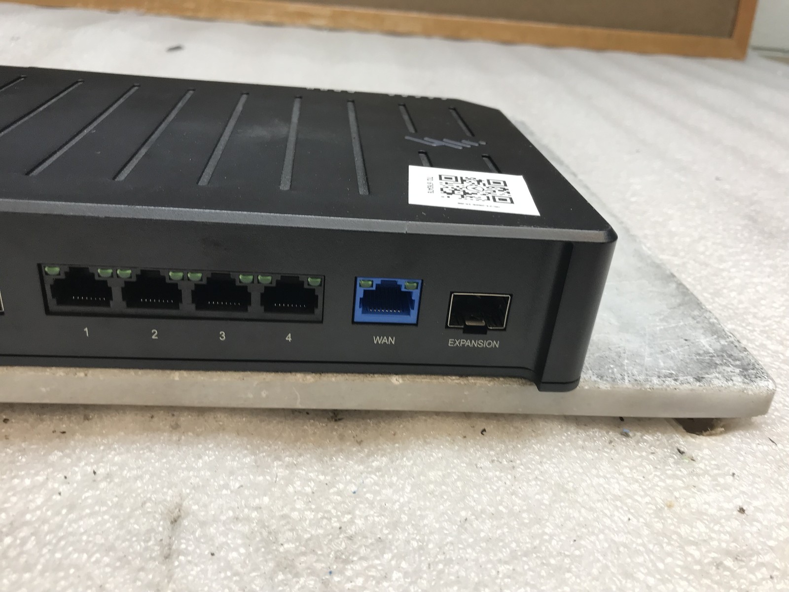 Cradlepoint E300-C18B Series Enterprise Router E300 No Antennas