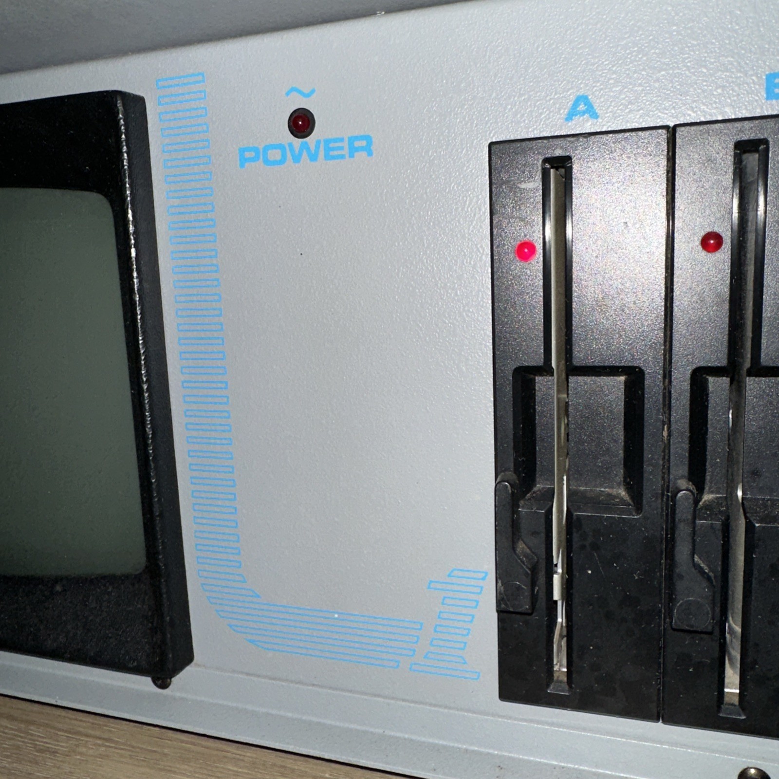 Vintage Kaypro 1 Portable Computer 81-021.