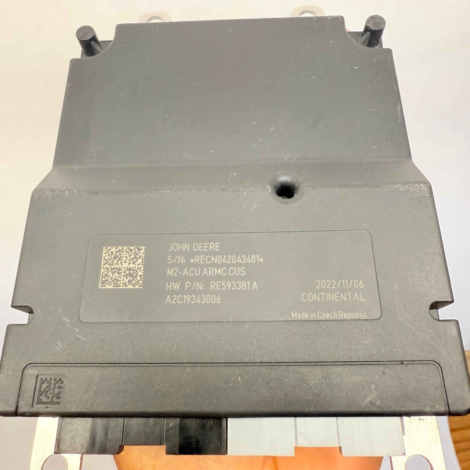 ELECTRONIC CONTROL UNIT MODULE NUMBER RE593381 A