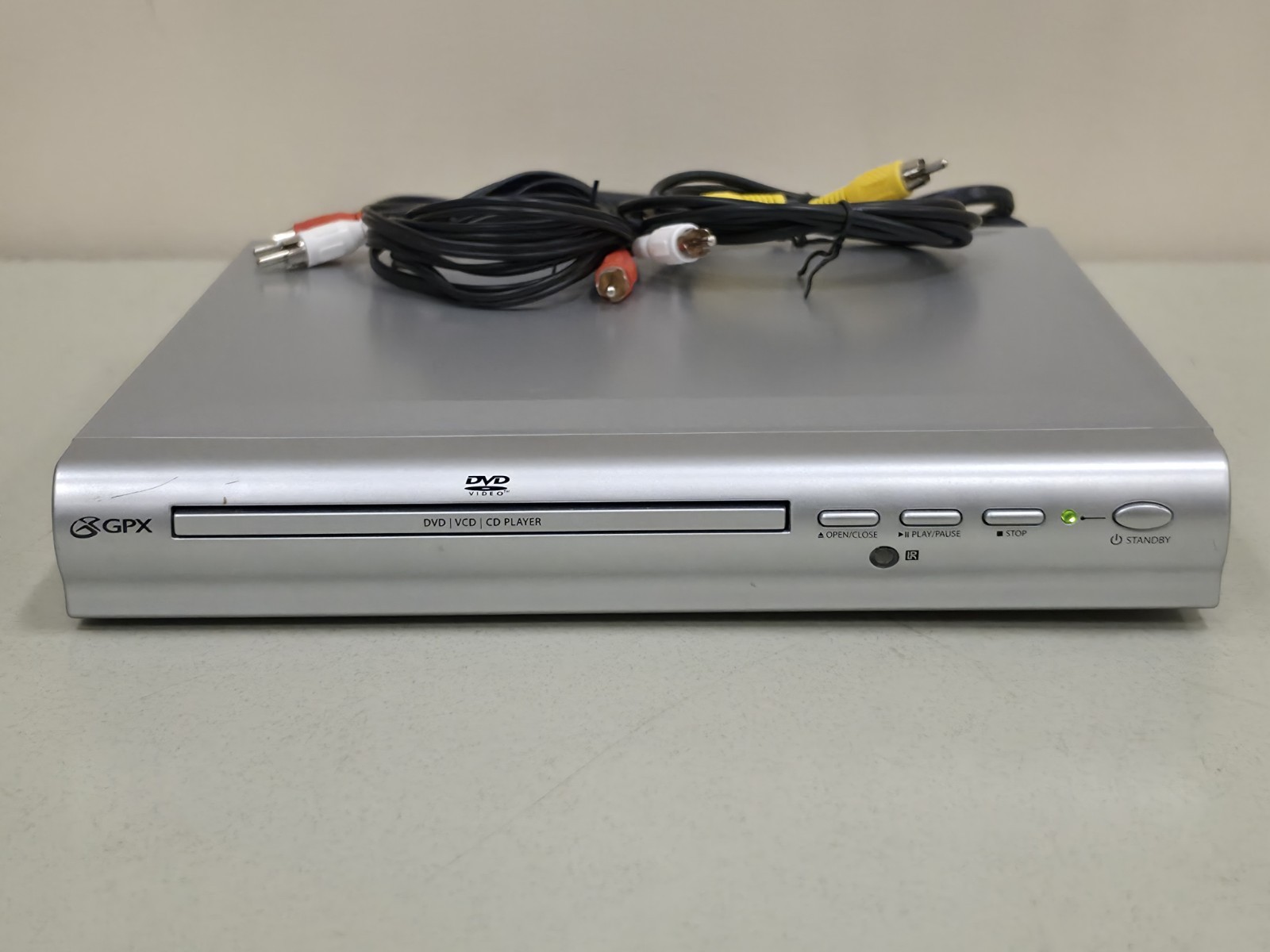 GPX D1816SIL DVD CD Player Progressive Scan Silver NO Remote