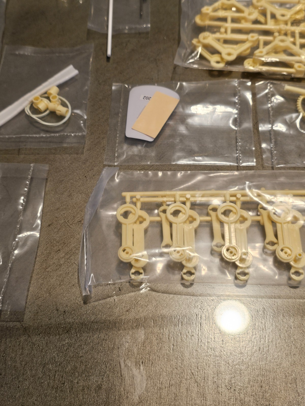 Jr. Scientist Series Create Wind-Walking Artificial Life Strandbees Model Kit