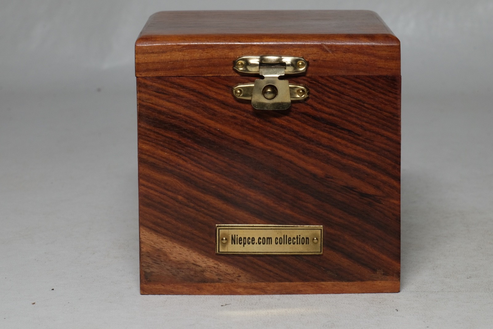 Niepce REPLICA Camera