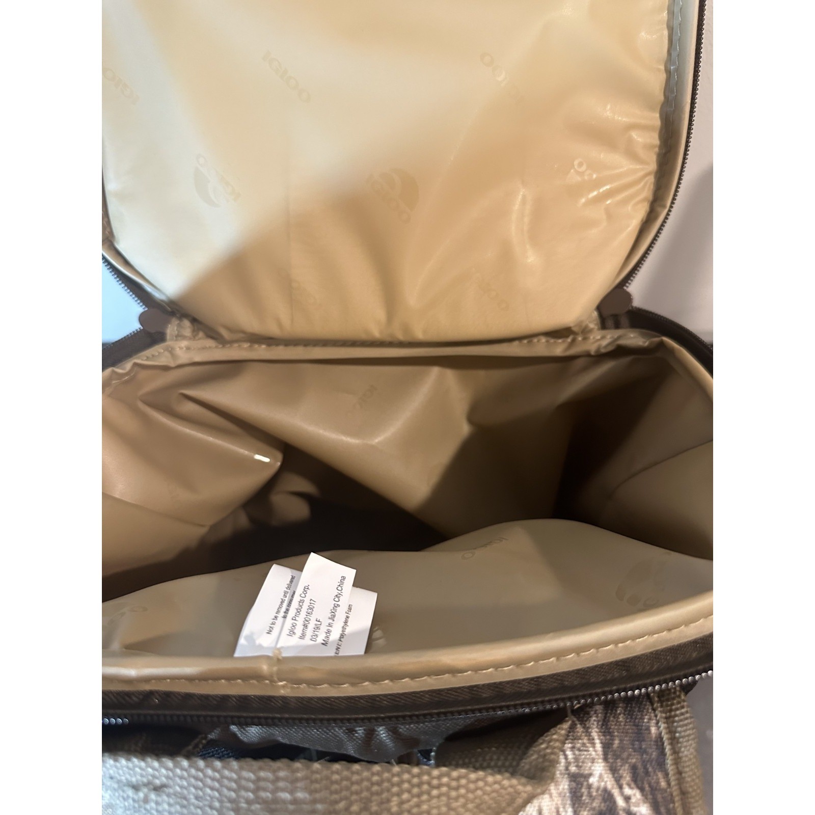 Igloo MaxCold Realtree Edge Camo Backpack Cooler Bag 32 Can Capacity New