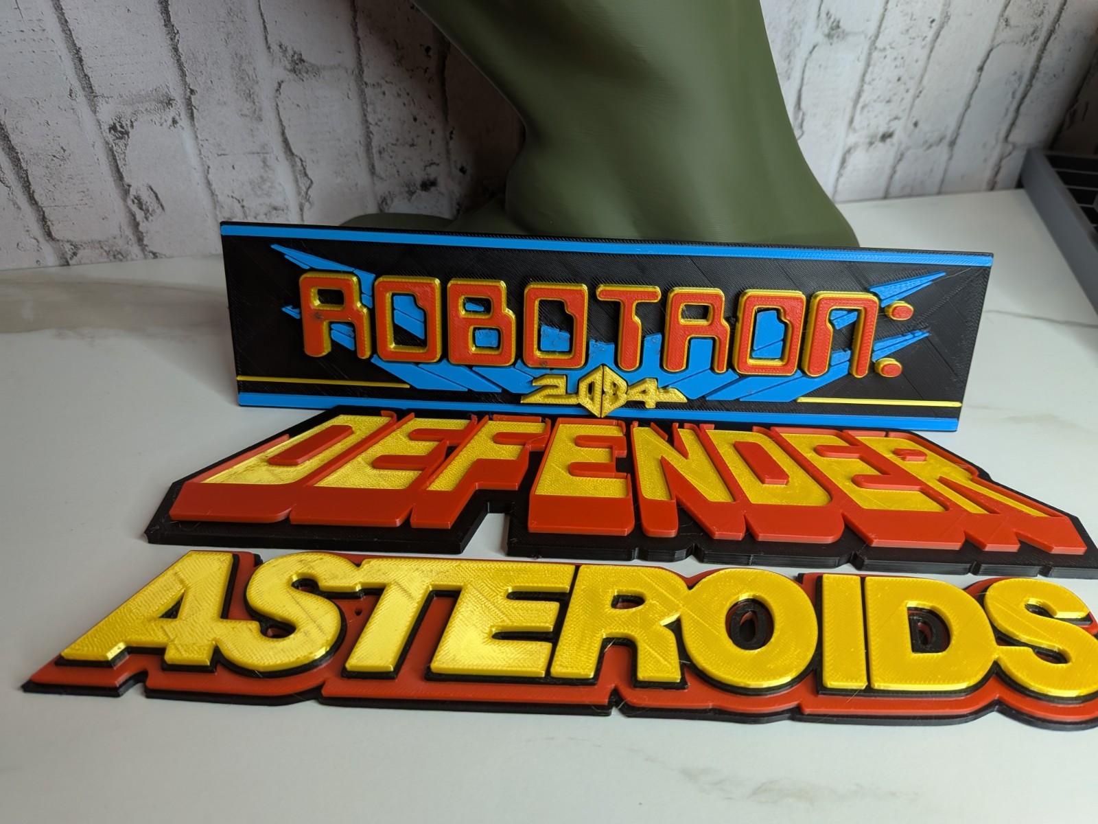 Retro Arcade Sign Bundle – Asteroids Defender Robotron 3D Wall Decor 9" Gaming