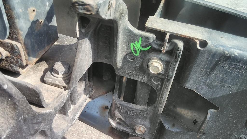 For 2019 PETERBILT 579 BUMPER BRACKET Right ,  OH