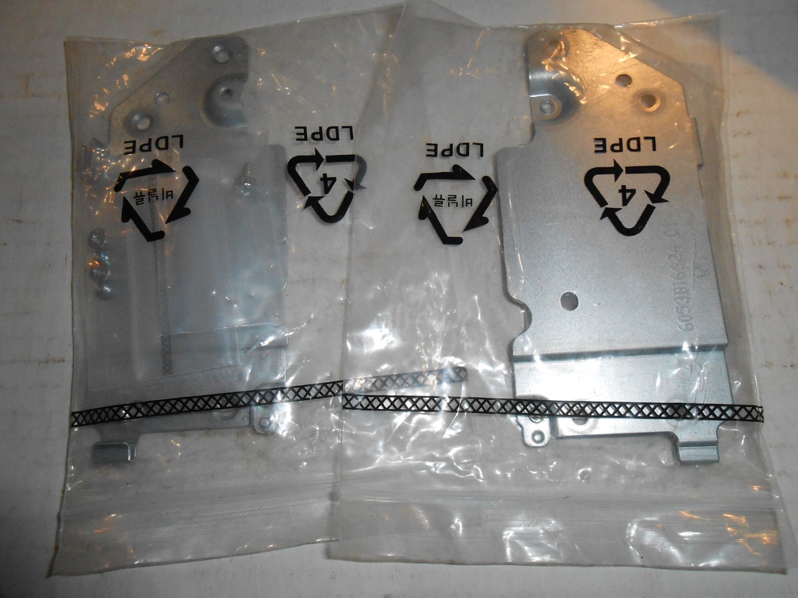 LOT OF 2 HP RISER BRACKETS 6053B16624-01 DL380  DL385 GEN10 PLUS WITH SCREWS