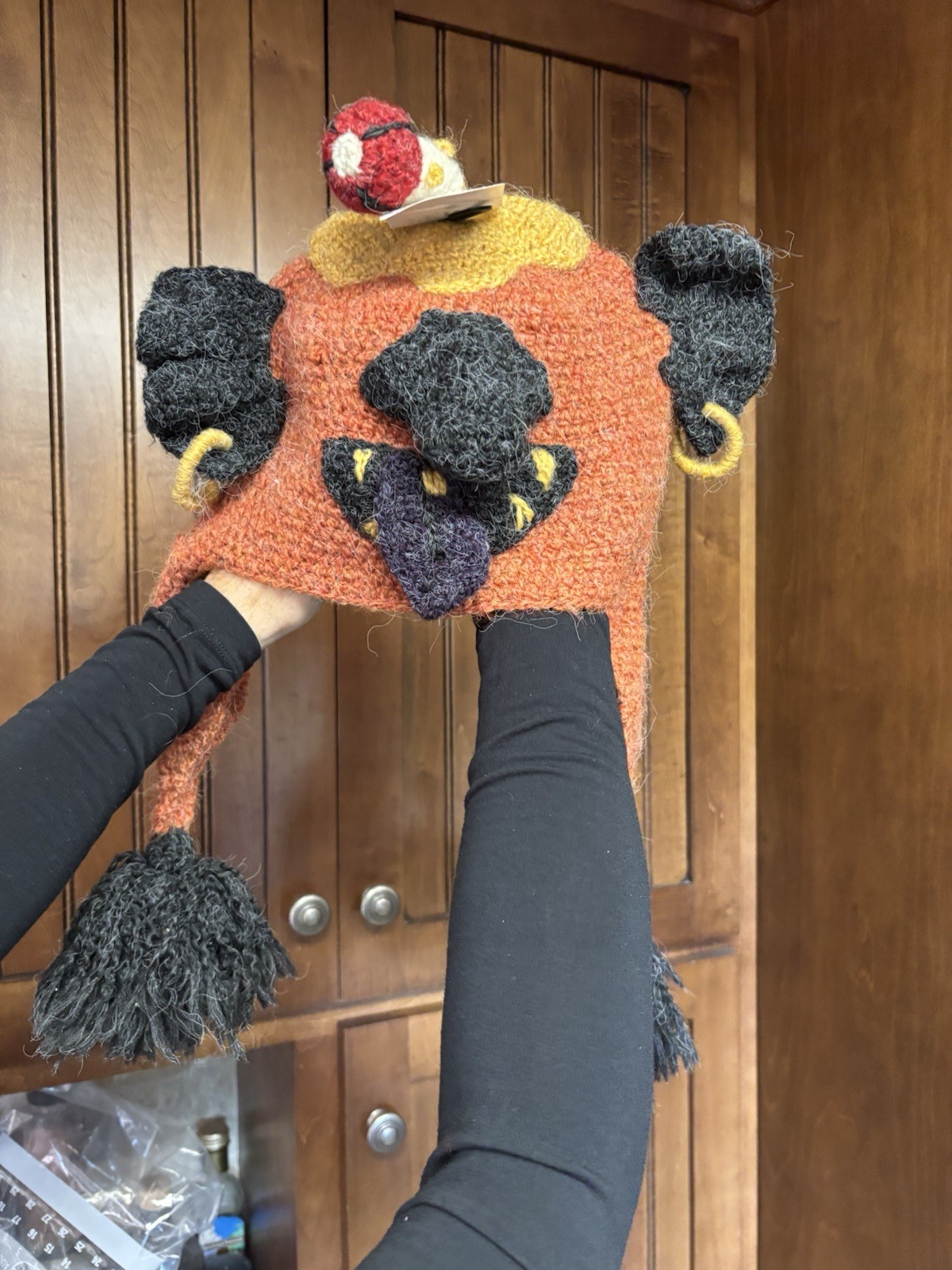 OUTSTANDING ADULT MONSTER PERUVIAN MONSTER WOOL HAT WITH EAR FLAPS & TASSELS MWT