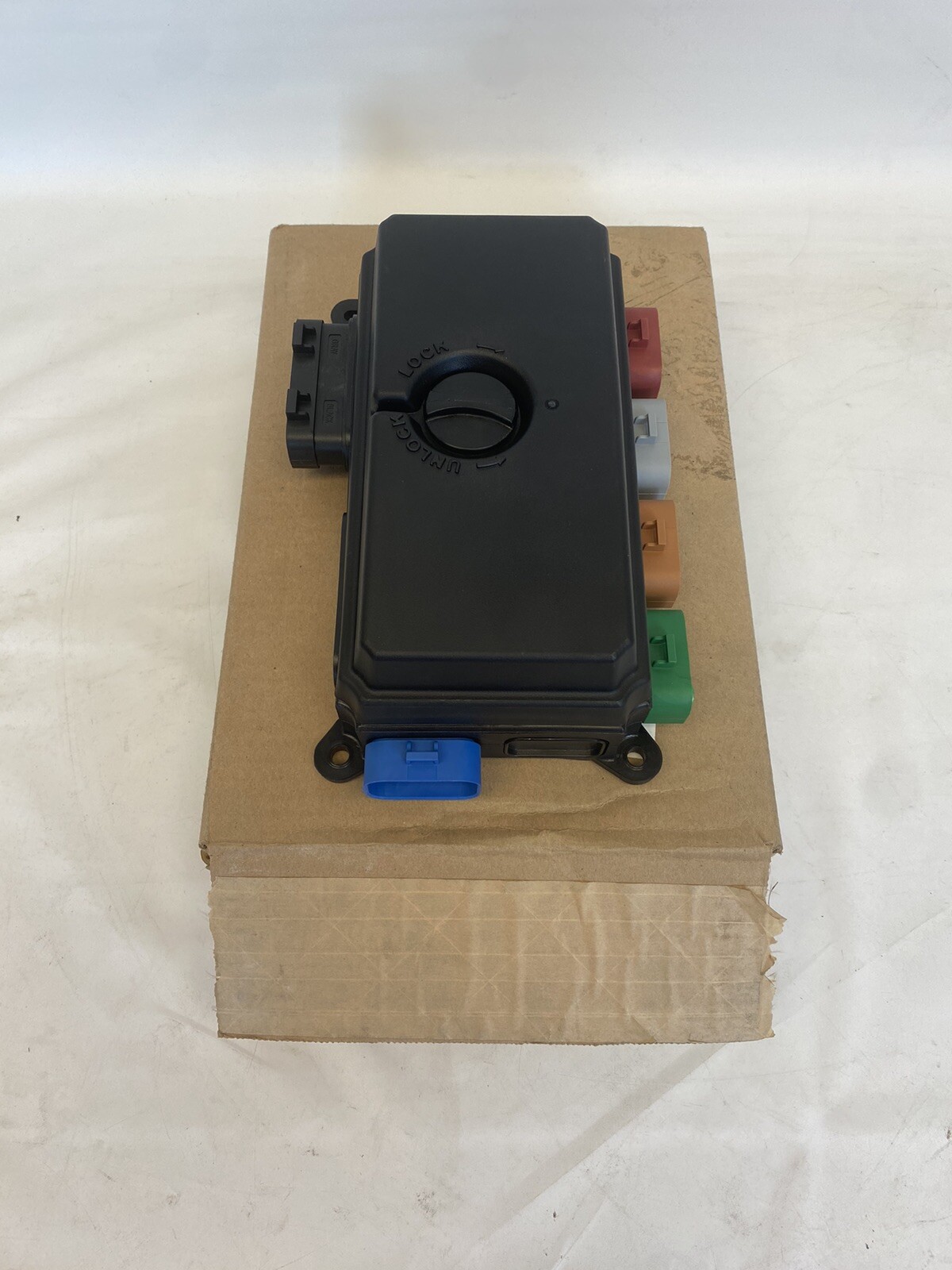 John Deere AT353045 Vehicle Controller - Vehicle Electrical Center-